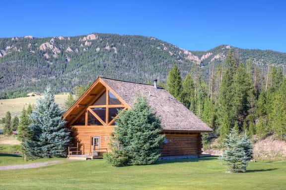 Classic Riverfront Cabin - Image 1