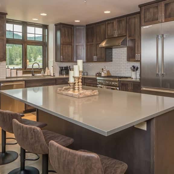 Luxurious Modern Condo - Image 1