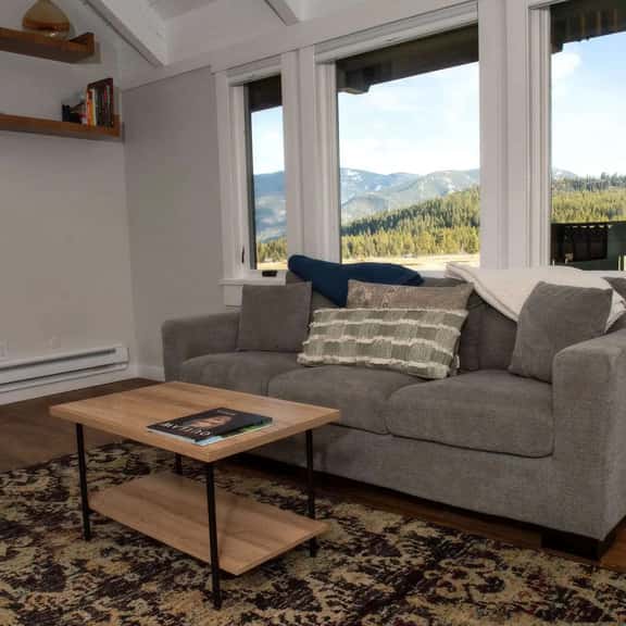 Centrally Located Condo - Image 1